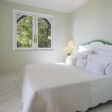 Sleeps 2 Pool Air Con Villa